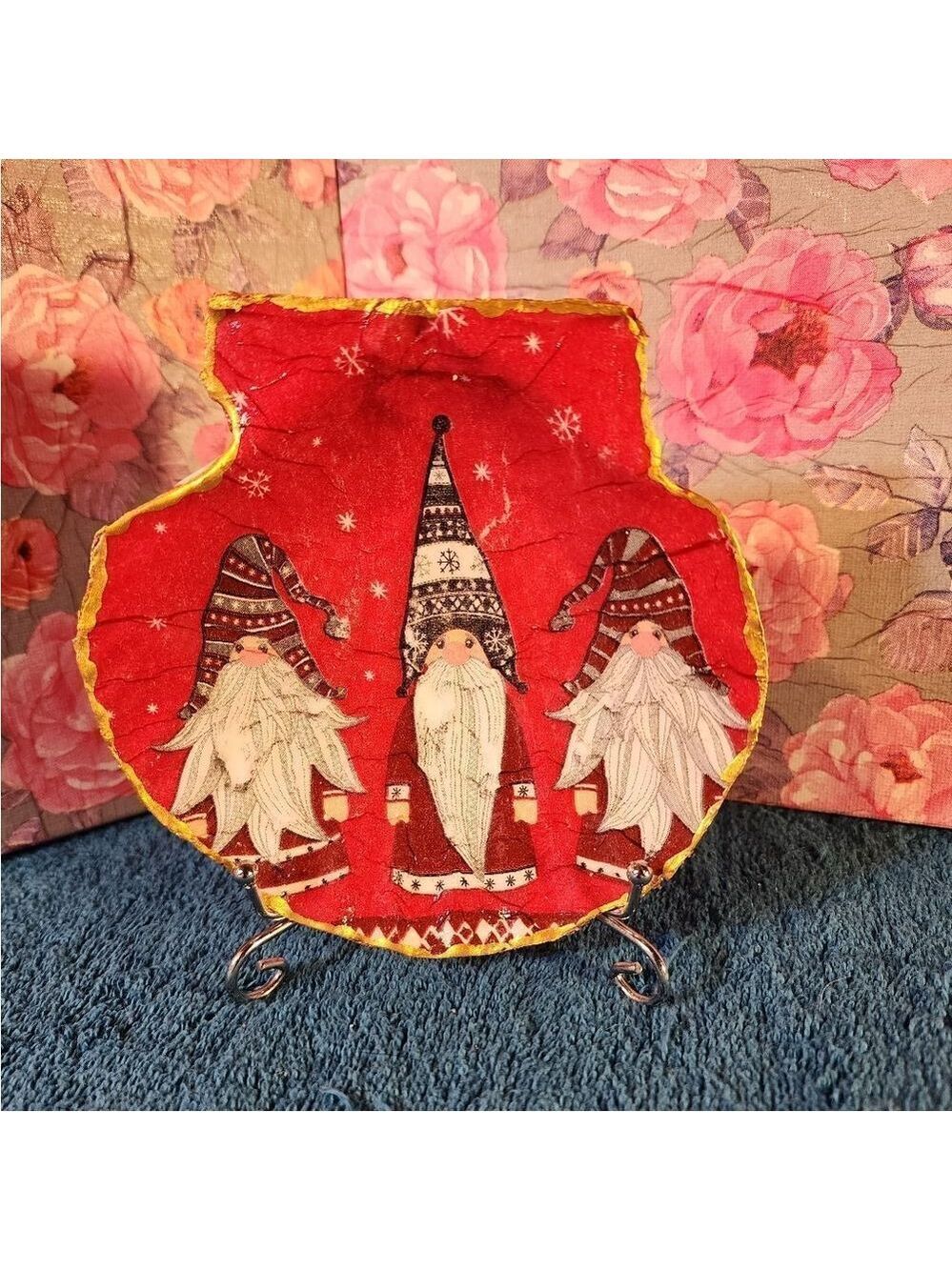 Decoupage Scalloped shells  